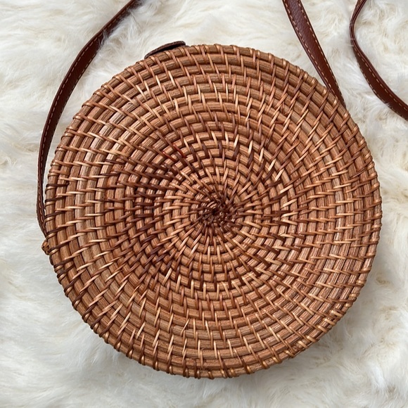 Mavis Round Rattan - Picture 2 of 4
